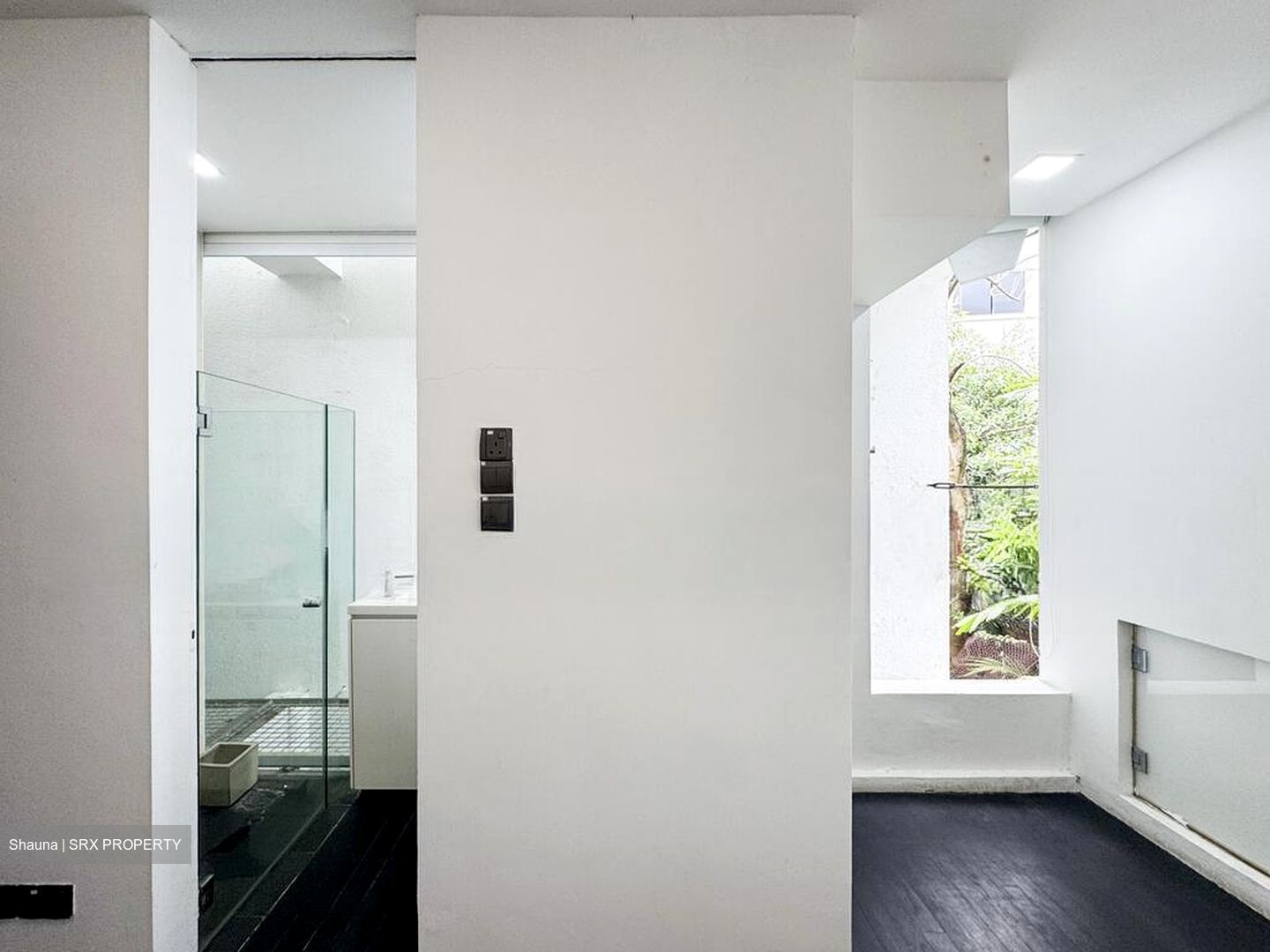 Cairnhill Road (D9), Terrace #495515031